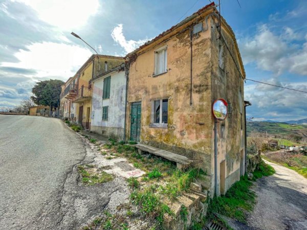 casa indipendente in vendita a Cupramontana
