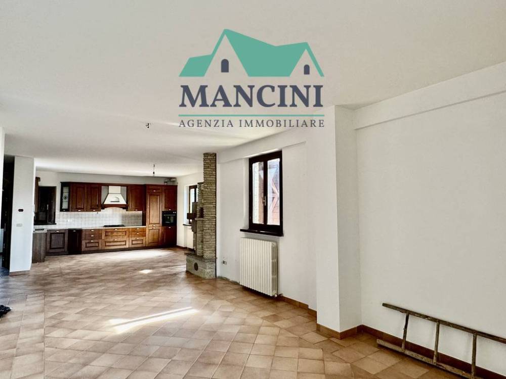 casa indipendente in vendita a Cupramontana