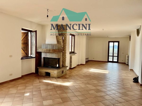 casa indipendente in vendita a Cupramontana
