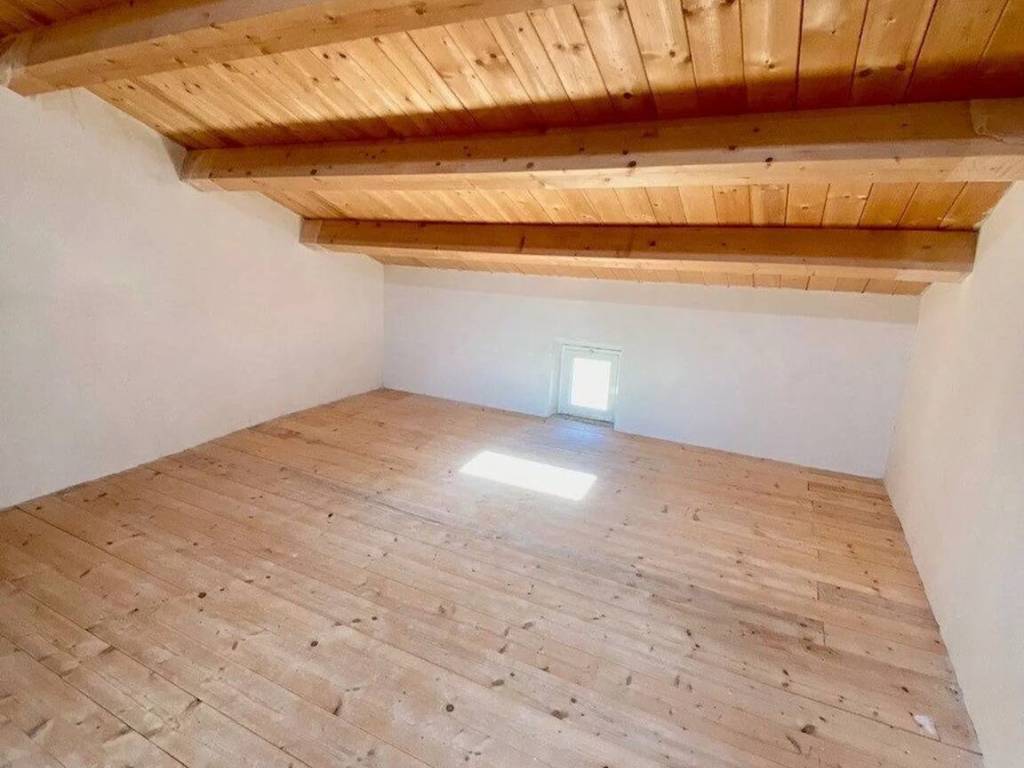 casa indipendente in vendita a Cupramontana