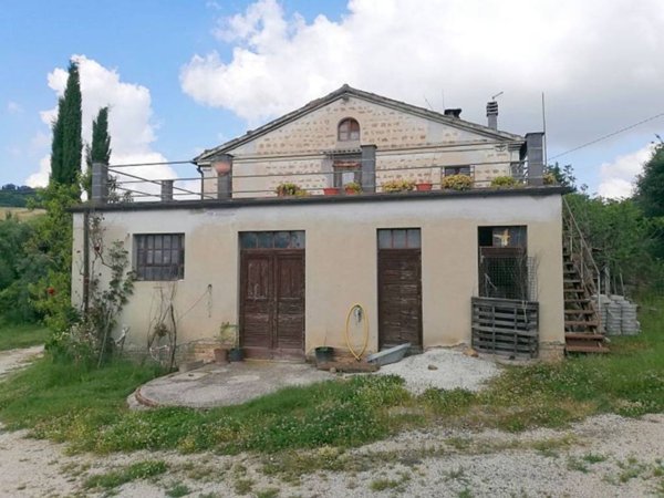 casa indipendente in vendita a Cupramontana