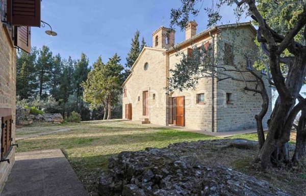 casa indipendente in vendita a Cupramontana