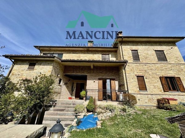 casa indipendente in vendita a Cupramontana