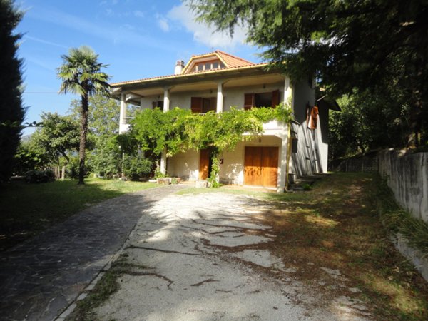 casa indipendente in vendita a Cupramontana