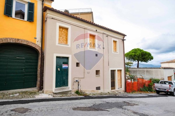 casa indipendente in vendita a Cupramontana
