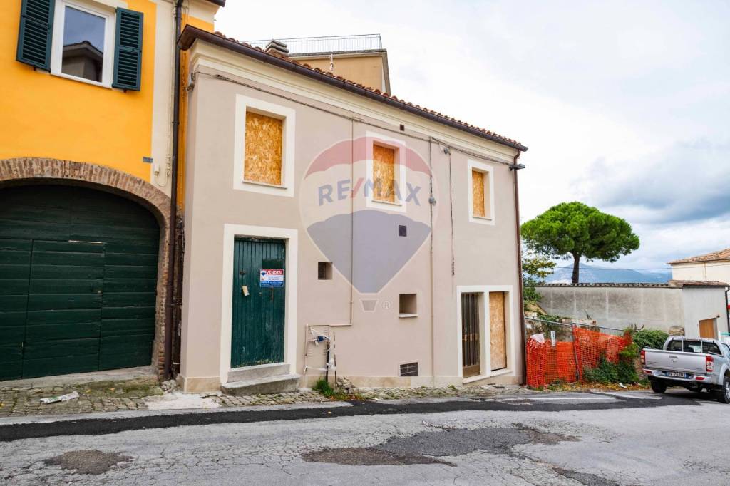 casa indipendente in vendita a Cupramontana