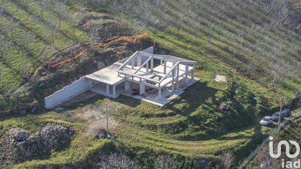 casa indipendente in vendita a Cupramontana