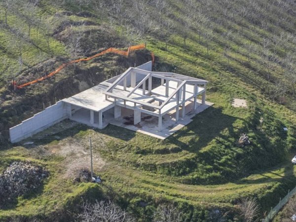 casa indipendente in vendita a Cupramontana