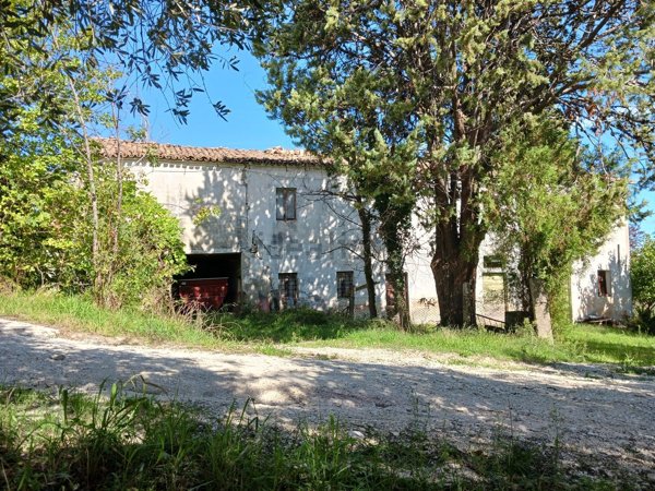 casa indipendente in vendita a Cupramontana