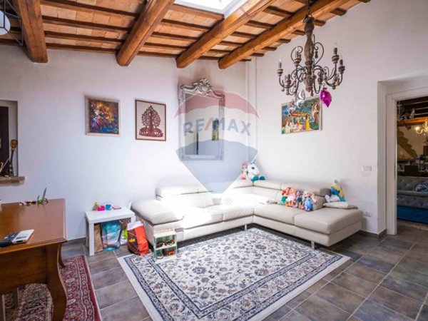 casa indipendente in vendita a Cupramontana