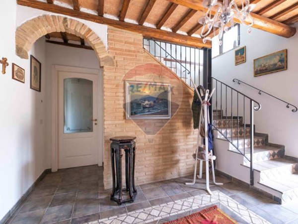 casa indipendente in vendita a Cupramontana