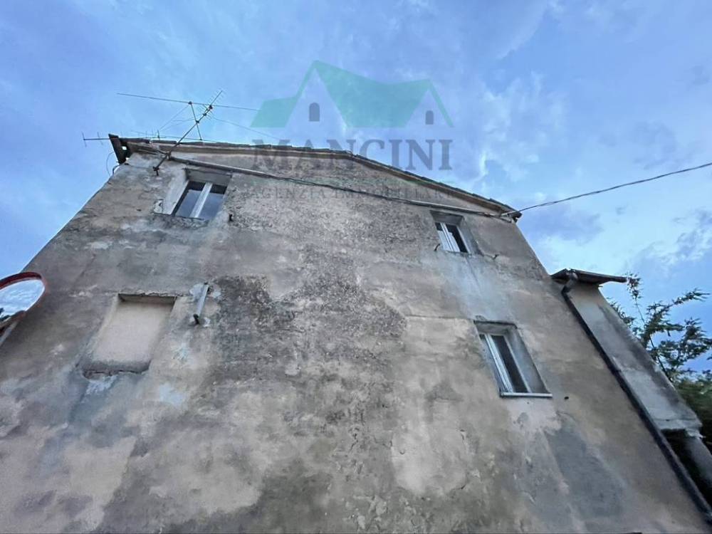 casa indipendente in vendita a Cupramontana in zona Poggio Cupro