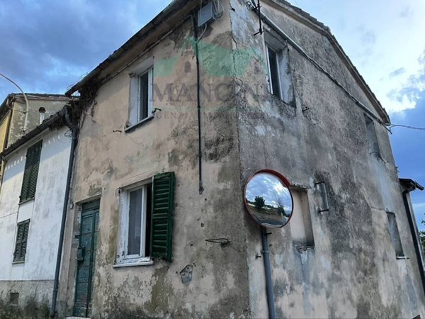 casa indipendente in vendita a Cupramontana