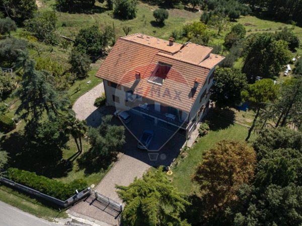 casa indipendente in vendita a Cupramontana