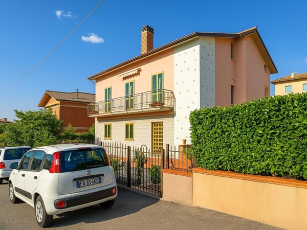 casa indipendente in vendita a Cupramontana