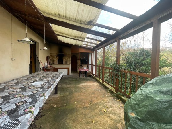 casa indipendente in vendita a Cupramontana
