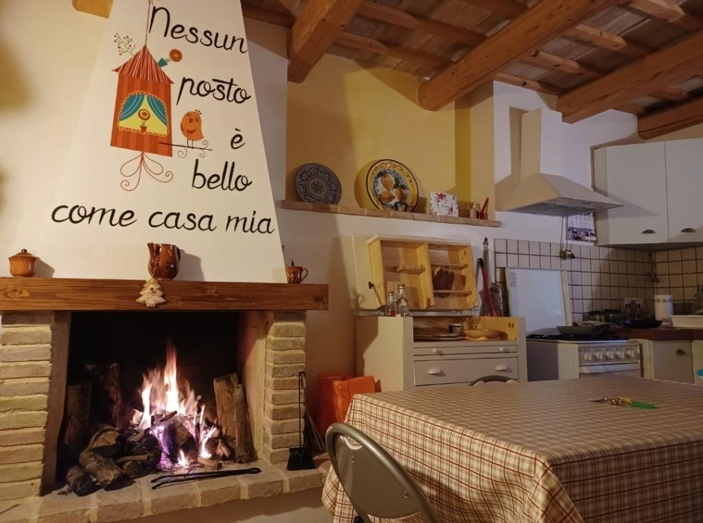 casa indipendente in vendita a Cupramontana