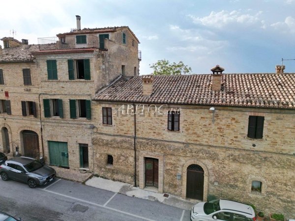 casa indipendente in vendita a Cupramontana