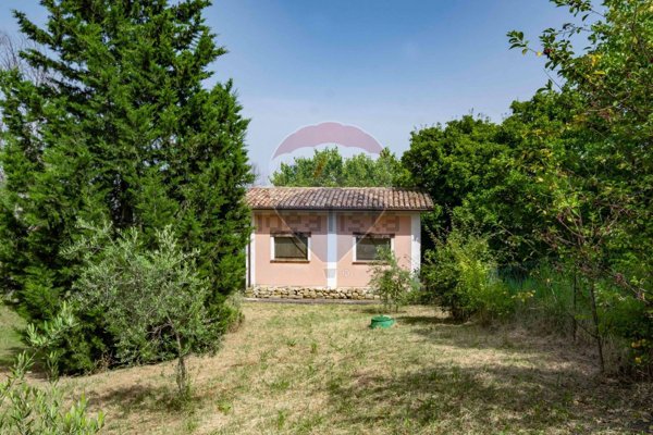 casa indipendente in vendita a Cupramontana