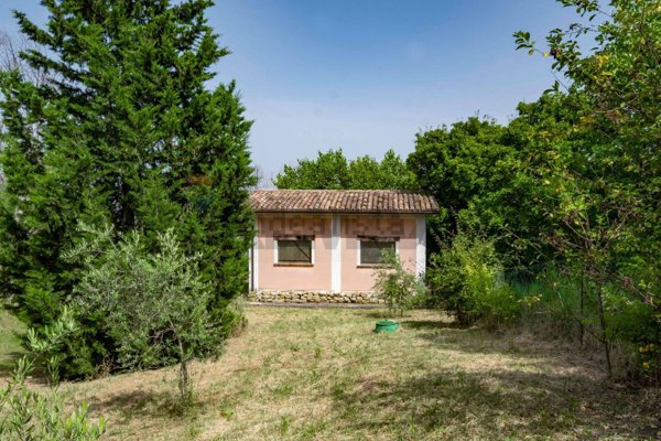 casa indipendente in vendita a Cupramontana