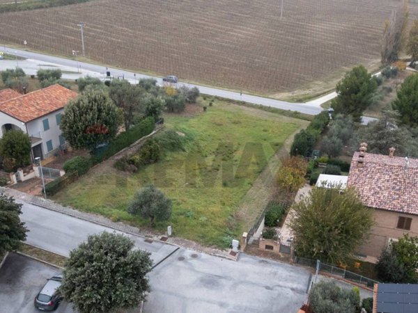 casa indipendente in vendita a Cupramontana