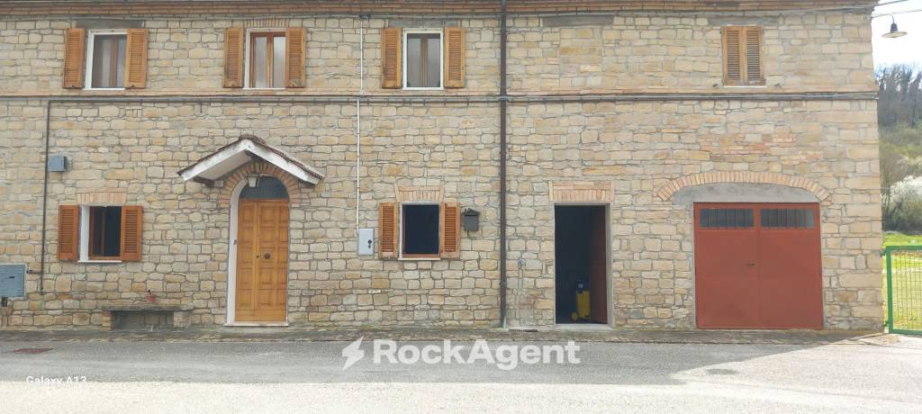 casa indipendente in vendita a Cupramontana