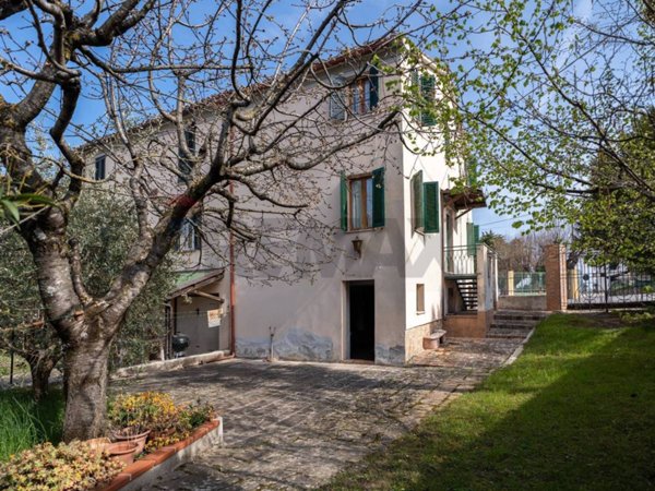 casa indipendente in vendita a Cupramontana