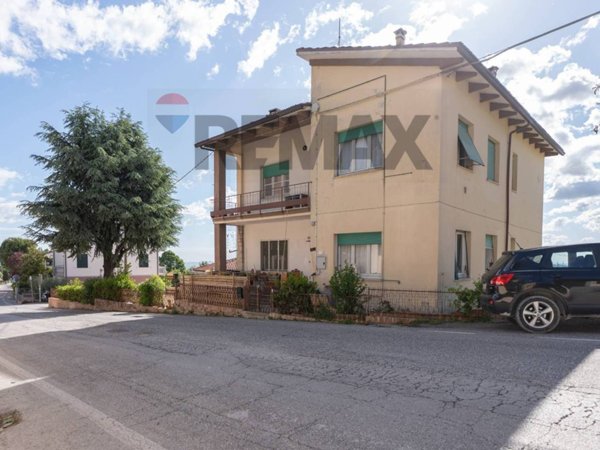 casa indipendente in vendita a Cupramontana
