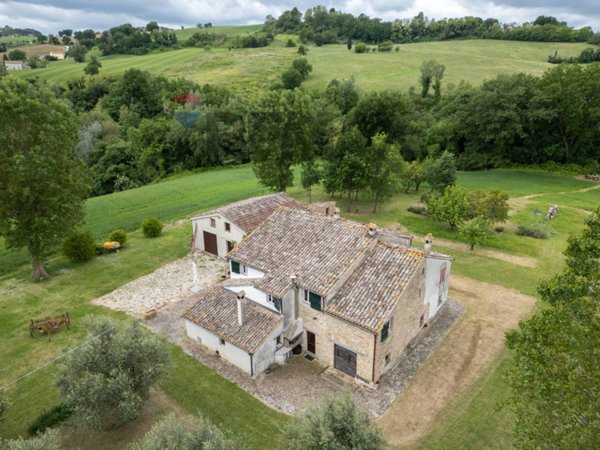 casale in vendita a Cupramontana