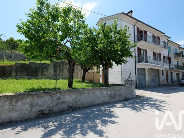 casa indipendente in vendita a Cupramontana