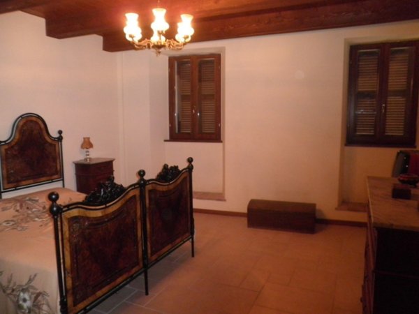 casa indipendente in vendita a Cupramontana
