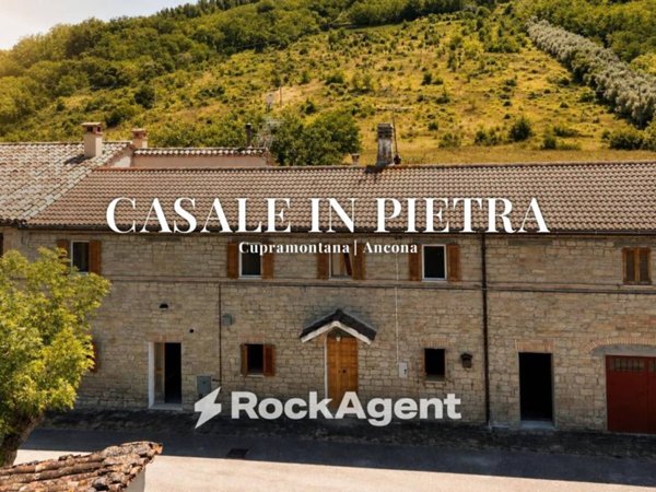 casa indipendente in vendita a Cupramontana in zona Poggio Cupro