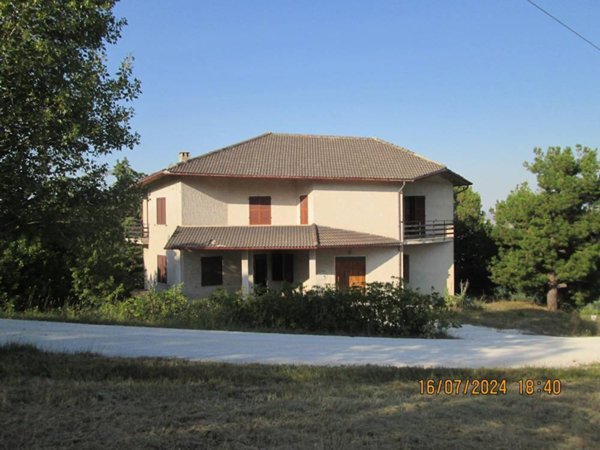casa indipendente in vendita a Cupramontana in zona Poggio Cupro