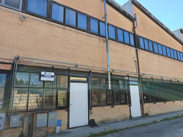 locale commerciale in vendita a Cupramontana