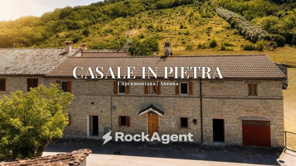 casa indipendente in vendita a Cupramontana in zona Poggio Cupro