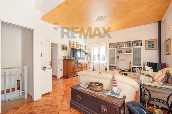 casa indipendente in vendita a Cupramontana in zona Poggio Cupro