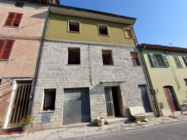 casa indipendente in vendita a Fabriano in zona San Michele