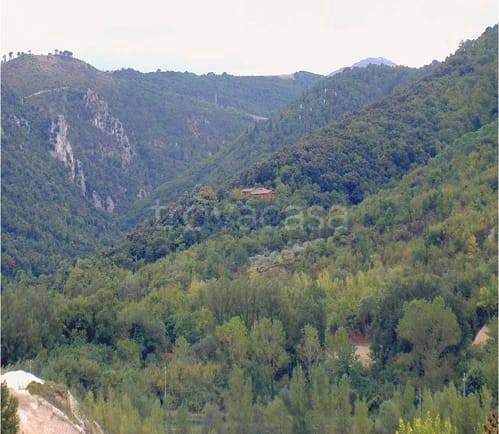 casa indipendente in vendita a Fabriano in zona Castelletta