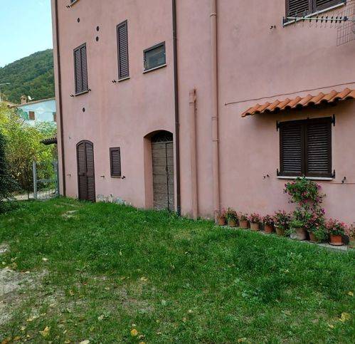 appartamento in vendita a Fabriano in zona Valleremita