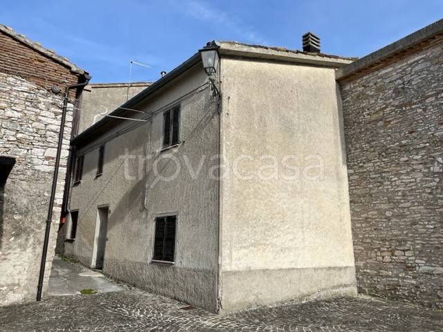 casa indipendente in vendita a Fabriano in zona Bastia