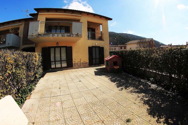 appartamento in vendita a Fabriano in zona Cancelli