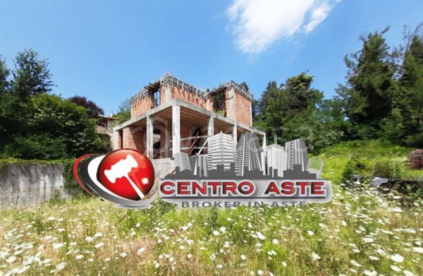 casa indipendente in vendita a Fabriano
