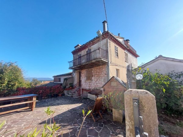 intera palazzina in vendita a Fabriano