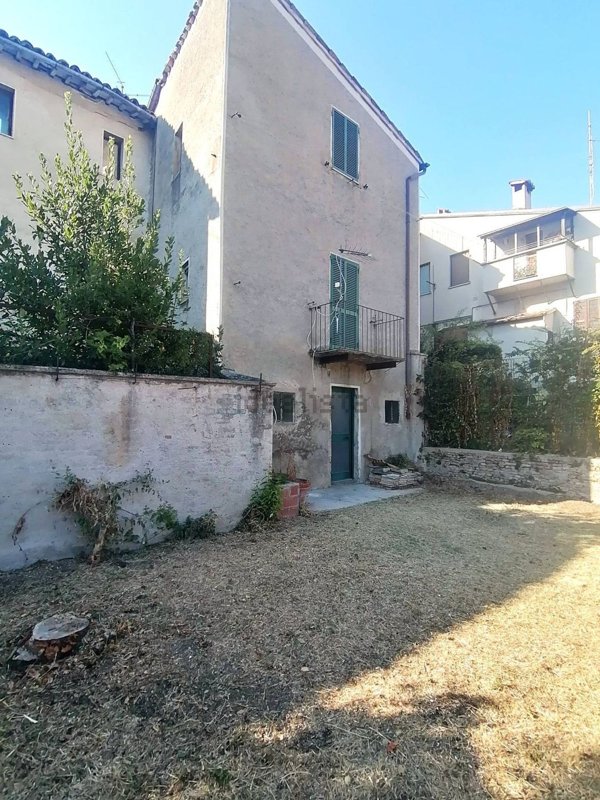 casa semindipendente in vendita a Fabriano