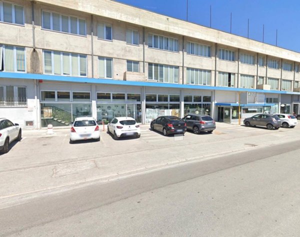 negozio in vendita a Fabriano