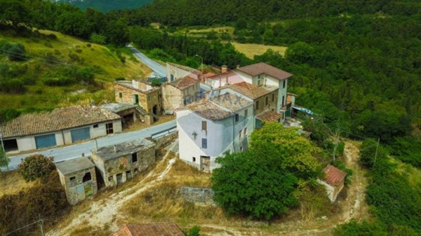 appartamento in vendita a Fabriano in zona Sant'Elia