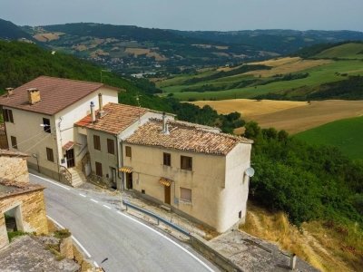 appartamento in vendita a Fabriano in zona Sant'Elia