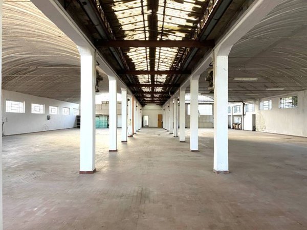 locale di sgombero in vendita a Fabriano