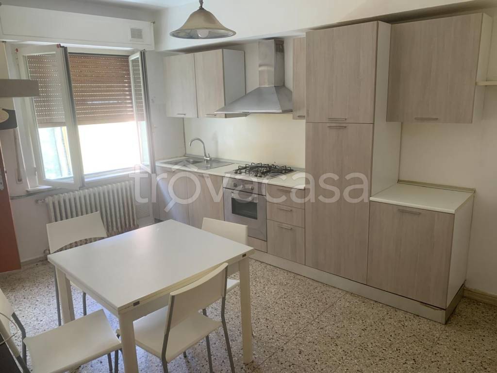 casa indipendente in vendita a Fabriano