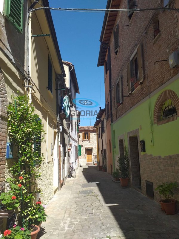 intera palazzina in vendita a Fabriano